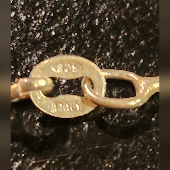 925 Sterling Silver CZ Cross Pendant With Chain - Picture 5 of 5